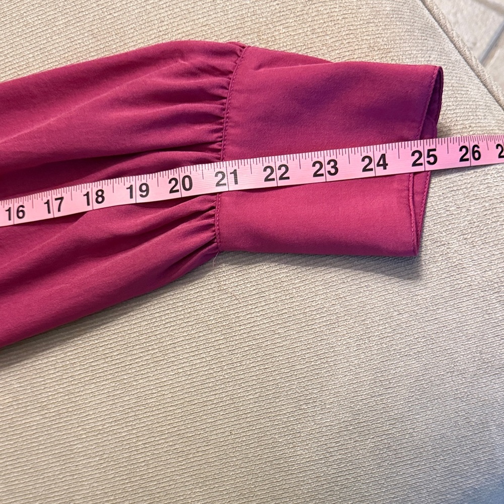 Banana Republic Volume Sleeve V-Neck Blouse Berry Size Large - Picture 6 of 10